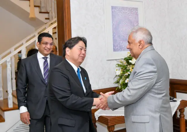 මෙරටට පැමිණ සිටින ජපාන විදේශ අමාත්‍ය හයාෂි යොෂිමාසා සහ ජනාධිපති රනිල් වික්‍රමසිංහ අතර හමුව