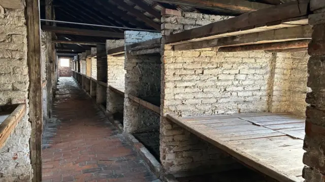 አንዳንዶቹ ክፍሎች አሁንም ድረስ አሉ 