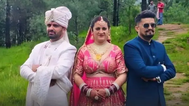 दुलहा दुलहीको तस्बिर