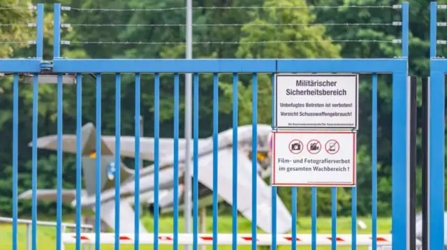 La base aérienne allemande de Cologne-Wahn a été fermée pendant plusieurs heures en raison de « valeurs anormales de l'eau »