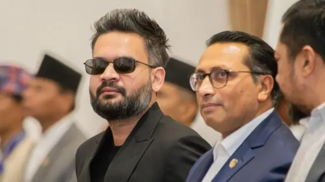 बालेन शाह र स्वर्णिम वाग्ले