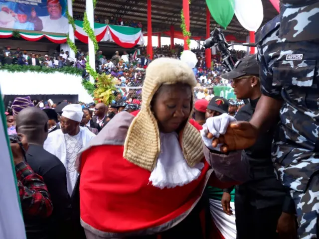 Adajọ ti yoo burawọle fun Adeleke