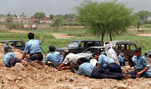 ပါကစ္စတန်ကရဲတွေဘာကြောင့် တိုက်ခိုက်ခံရတာလဲ