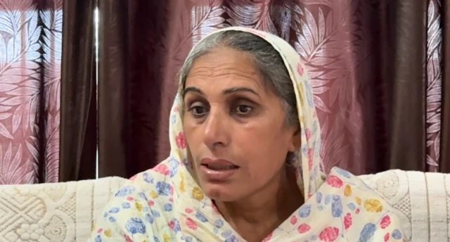 அமிர்தபாலின் தாய் குர்தீப் கவுர்