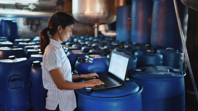 உள்ளூர்வாசிகளுக்கு வேலைவாய்ப்பு அளிக்கும் கர்நாடக மாநில சட்டம், 2024