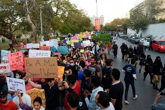 Aurat March