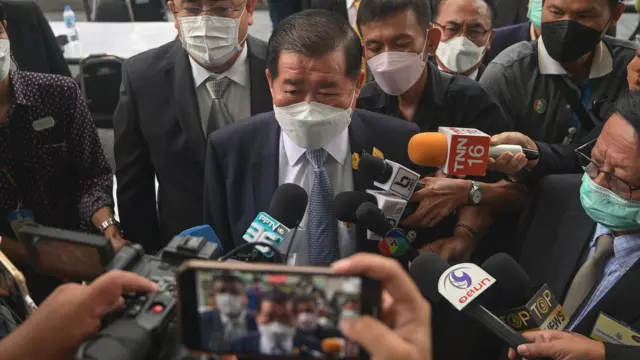 นิพนธ์