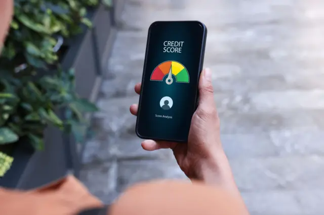 બીબીસી ગુજરાતી ક્રેડિટ સ્કોર સિબિલ ક્રેડિટ કાર્ડ લોન ફાઈનાન્સ બૅન્ક નાણાકીય પ્લાનિંગ ઈન્વેસ્ટર રોકાણકાર