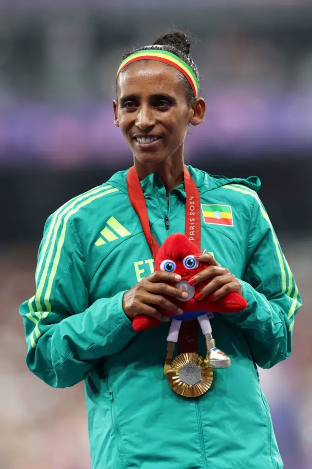 Atileet Tigist akkuma Tookiyootti goote Paaraalimpiksii Paaris irrattis warqii injifatte 