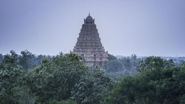 ராஜேந்திர சோழன் கங்கை கொண்ட சோழபுரத்திற்கு தலைநகரை மாற்றியது ஏன்?