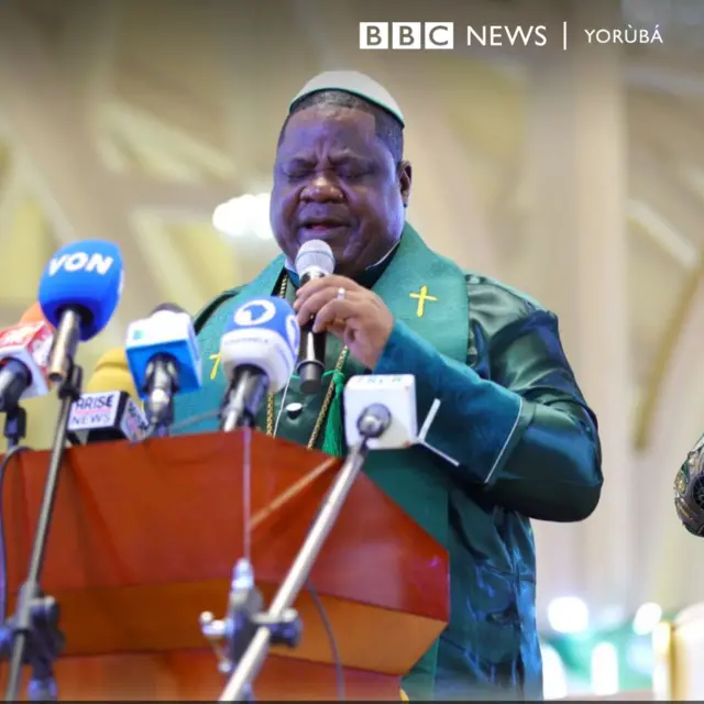 Biṣọọbu agba Praise to waasu nibi eto isin naa