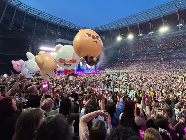 'DominATE' 월드 투어 공연 현장