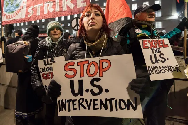 লন্ডনে যুক্তরাষ্ট্রের আগ্রাসনবিরোধী বিক্ষোভ