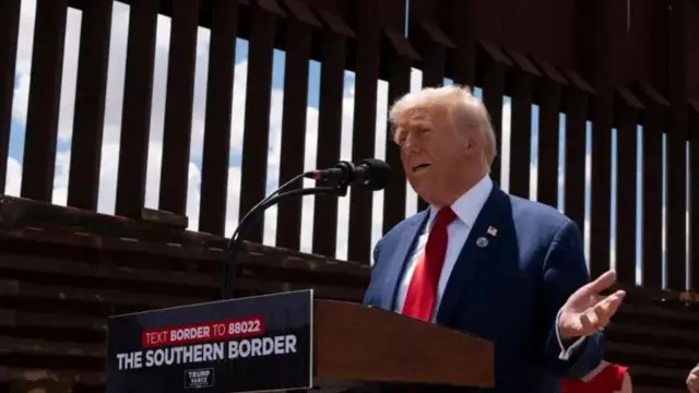 அமெரிக்க முன்னாள் அதிபர் டொனால்ட் டிரம்ப்