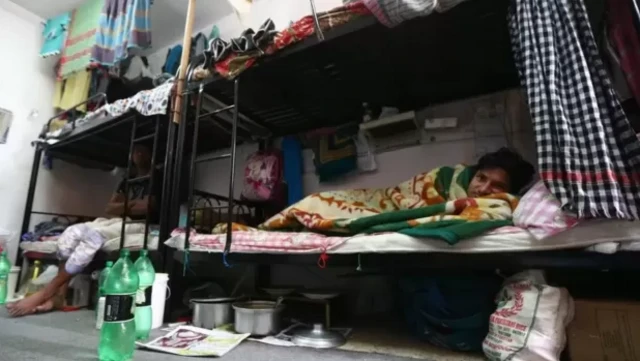 Укук коргоочулар Катардагы инфраструктураны кургандардын жашоо шарты өтө начар болгонун айтышууда