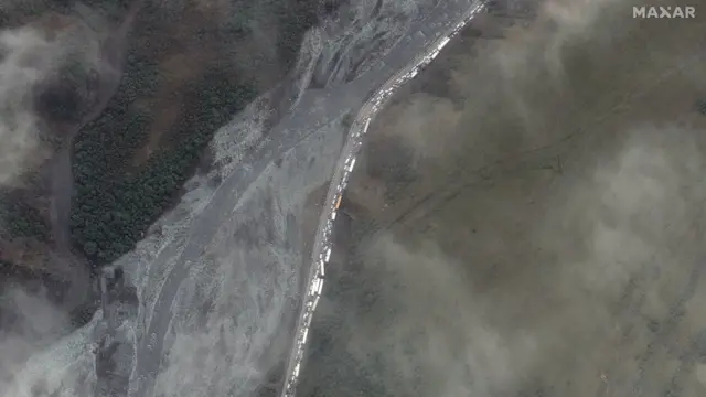 This satellite image shows the stream of Russian citizens leaving their country for neighbouring Georgia
