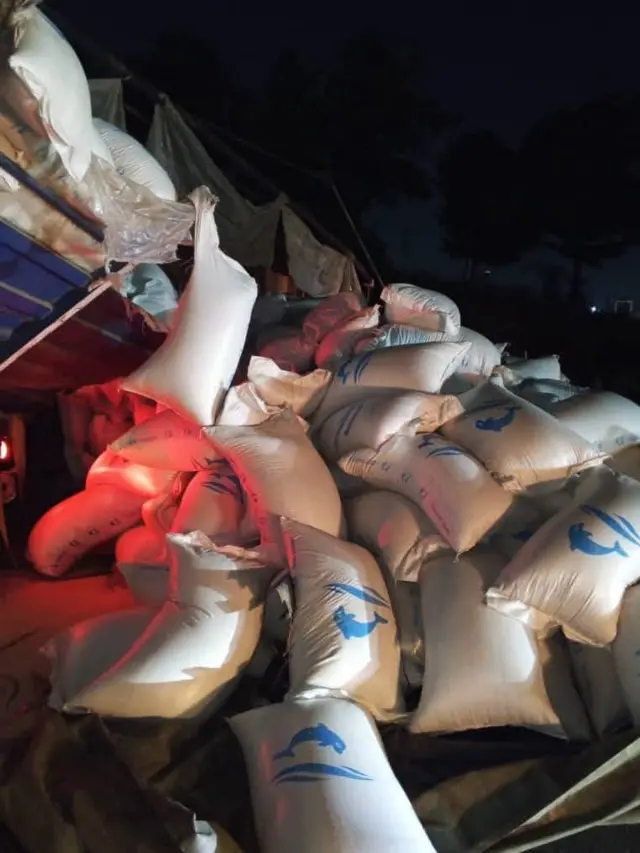 Aworan awọn apo iyẹfun to danu.