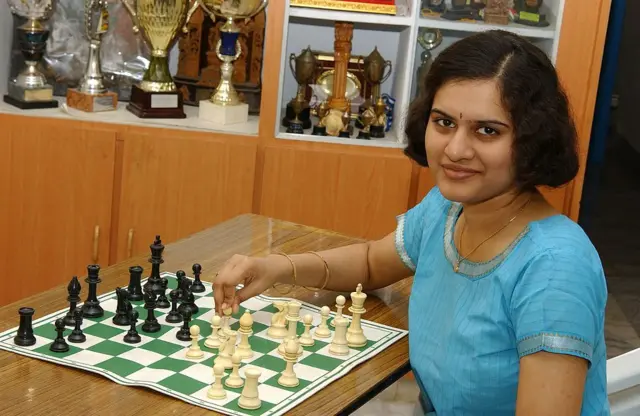 2002 साली अवघ्या 15 वर्षांची असताना हंपी भारताची पहिली महिला ग्रँडमास्टर बनली. 