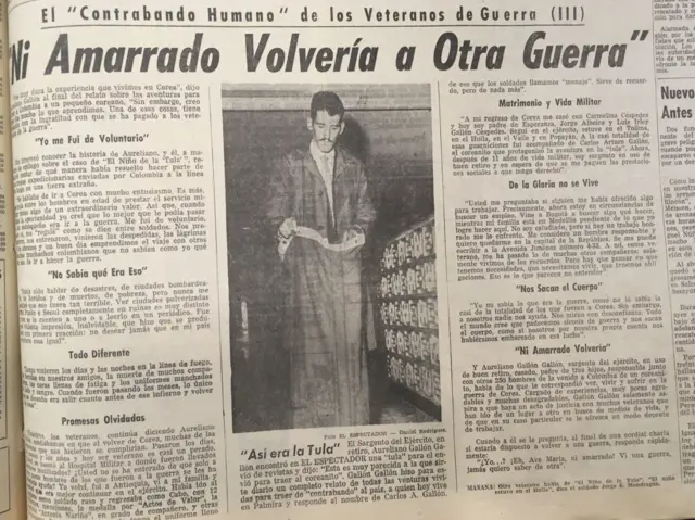 Aureliano Gallón enseña la bolsa donde escondió a Carlos Arturo en el reportaje de El Espectador.