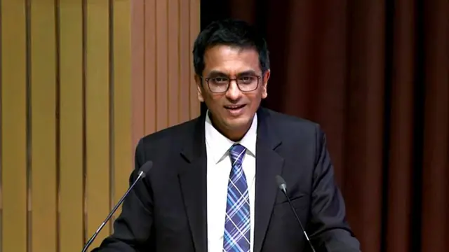 न्या. चंद्रचूड 