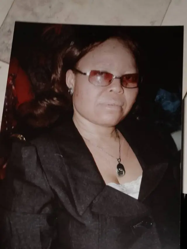 Tawa in black dress pose for camera