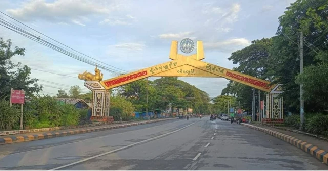 ဘင်္ဂလားဒေ့ရှ်-မောင်တော နယ်စကုန်သွယ်ရေးလုပ်ငန်းတစ်ခုလုံးကို ရပ်နားထားကြရတာ အခုဆိုရင် သုံလကျော်ကြာမြင့်ခဲ့ပြီဖြစ်