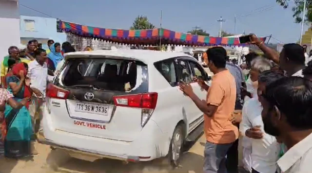 ప్రభుత్వ వాహనాలపై దాడి