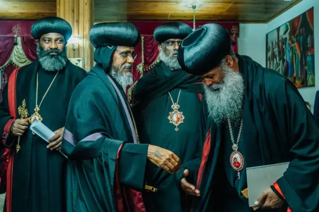 ተፈላልዮም ዝጸንሑ ጳጳሳት ኣብ ዝተዓረቕሉ እዋን