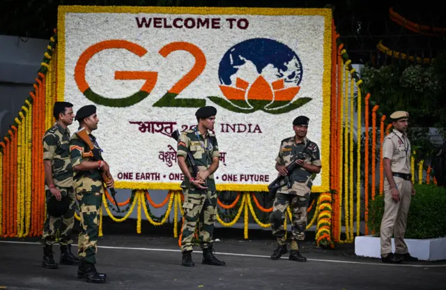 လုံခြုံရေးတင်းကျပ်ထားတဲ့ဒေလီမြို့ 