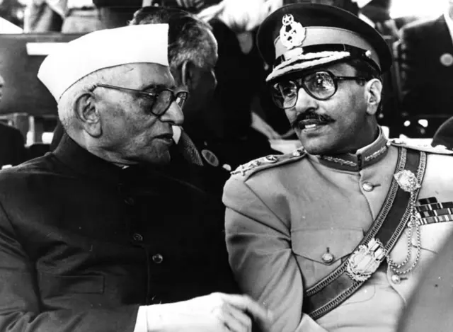 మొరార్జీ దేశాయ్