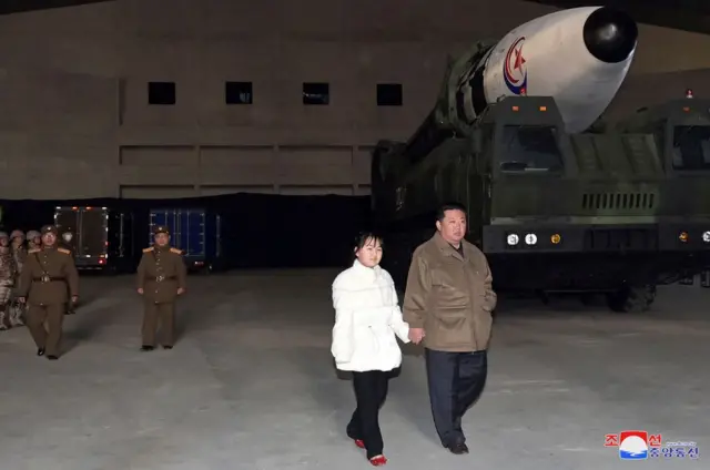 Ông Kim Jong-un và con gái