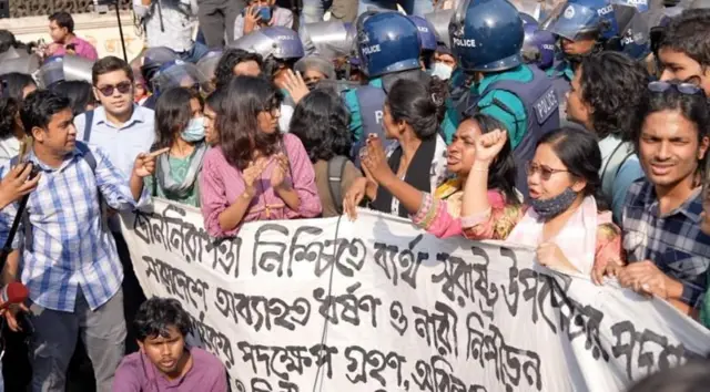 गेल्या वर्षी बांगलादेशात विद्यार्थ्यांचं आंदोलन सुरू झालं होतं.