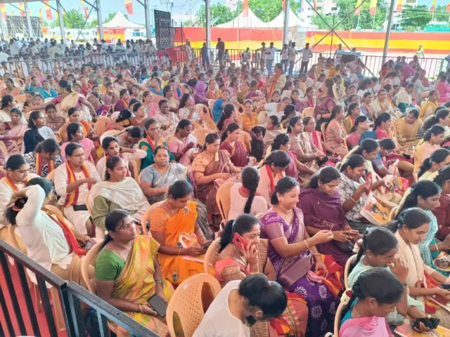 விஜய் கரூர் பயணம், அரசுப் பணி வழங்க தடையில்லை
