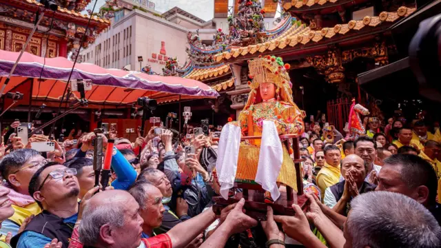 白沙屯媽祖所在的廟宇拱天宮