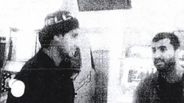 تصویری از محمد صدیق خان (راست)، رهبر اصلی حملات ۷ ژوئیه به لندن