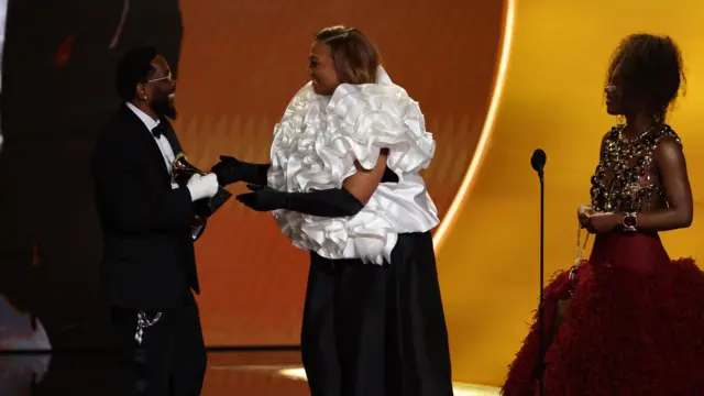 Кендрик Ламар получает премию