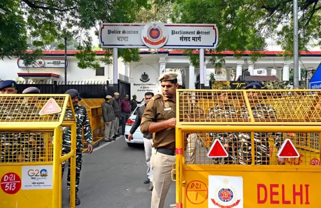 संसद भवन की सुरक्षा में चूक