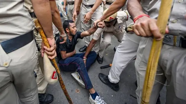 २० जुलाईमा संसद् मार्चमा बेलाको एक दृश्य