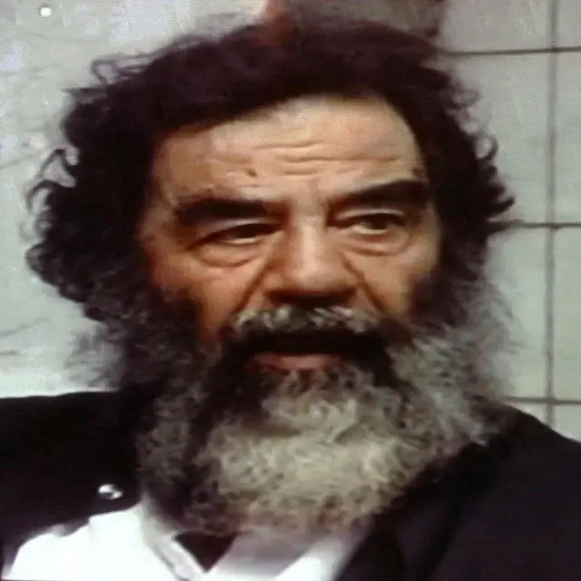 दिसंबर 2003 में अमेरिकी सैनिकों की गिरफ़्त में सद्दाम हुसैन