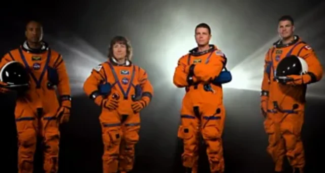 ஆர்டெமிஸ் 2, ஓரியன் விண்கலம், கழிப்பறையில் அடைப்பு