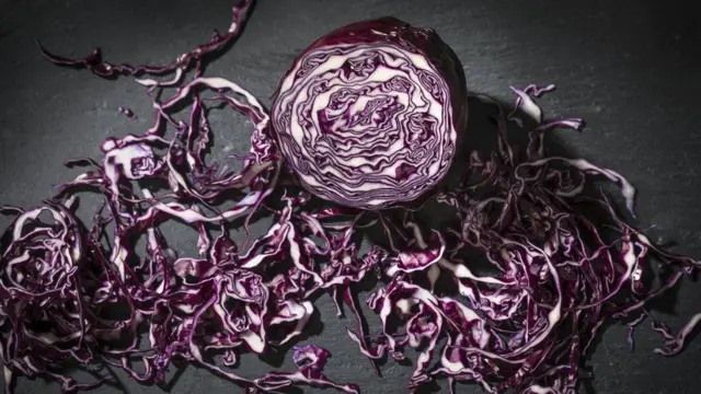 Шинкованная красная капуста