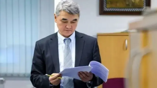 Алмаз Кулматов, коомдук ишмер, тарыхчы