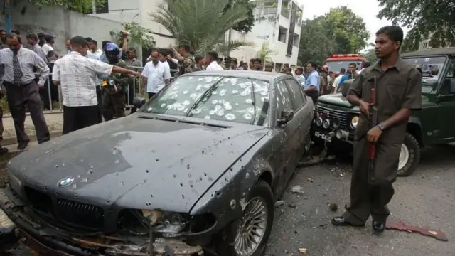 বুলেটে ঝাঁঝরা এই গাড়িটিতে ছিলেন গোটাভায়া রাজাপাকশা