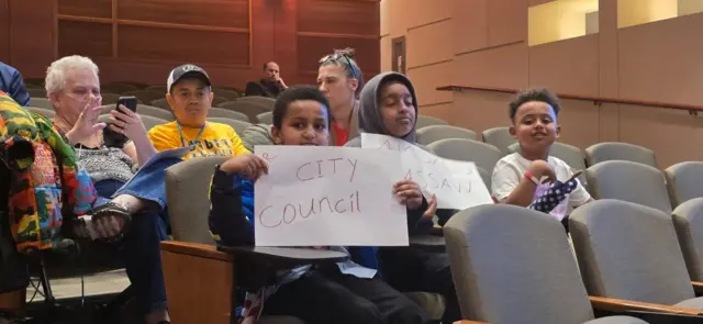 ሦስቱም ልጆቻቸው አውሮራ ከተማ ነው የተወለዱት።