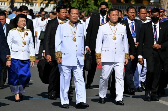 Ông Hun Sen và ông Hun Manet