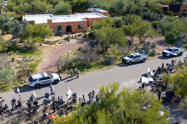 قوات الشرطة أمام منزل نانسي غوثري