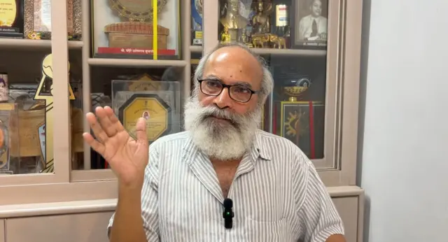  शांताराम पंदेरे 