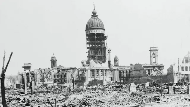 Gempa yang terjadi sepanjang patahan San Andreas pada 1906 yang menghancurkan gedung-gedung di San Fransisco.