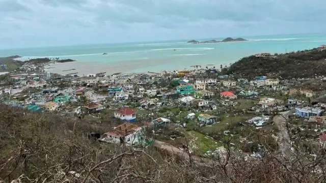 Foto of houses wey destroy for Union Island