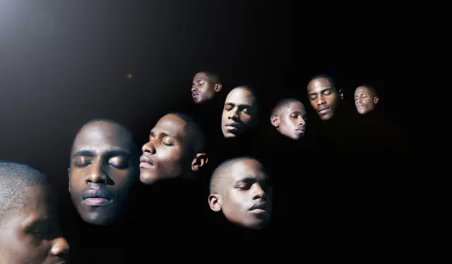 Fuula namaa hirriba keessa jiruu